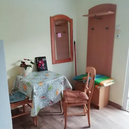 Molly Vendeghaz Bakonyszentlaszlo